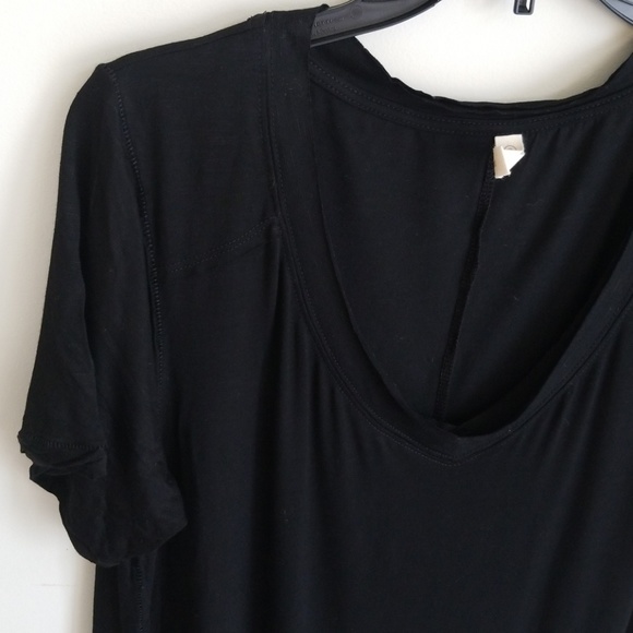 Modal | V-Neck Tee - Picture 3 of 4